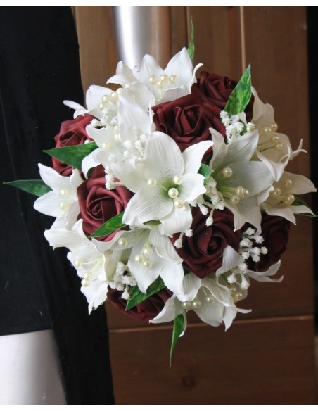Bouquet de mariée lys et roses bordeaux et blanc ou ivoire