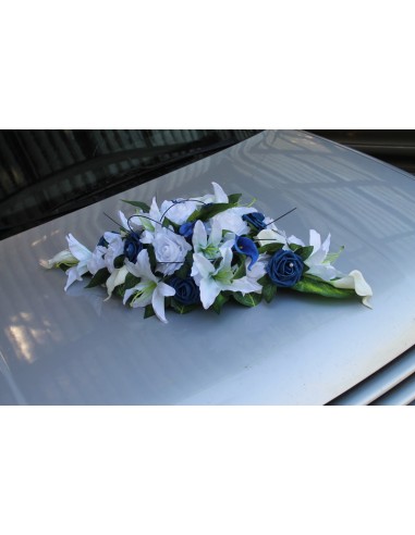 Bouquet de voiture mariage fleurs bleu et blanches
