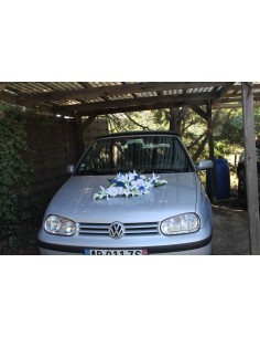 Bouquet de voiture mariage fleurs bleu et blanches 2