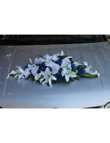 Bouquet de voiture mariage fleurs bleu et blanches