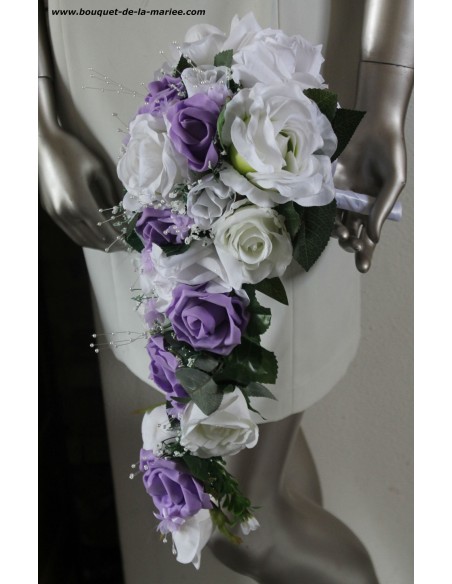 Bouquet de Mariée Tombant thème Parme avec roses, perles et strass