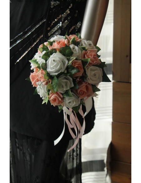 Bouquet de mariée rond couleur blanc et pêche rosé
