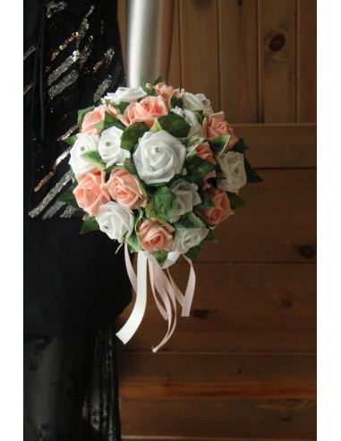 Bouquet de mariée rond couleur blanc et pêche rosé