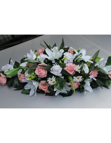 Bouquet de voiture de mariage avec roses et lys blanc et saumon
