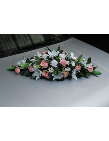 Bouquet de voiture de mariage avec roses et lys blanc et saumon