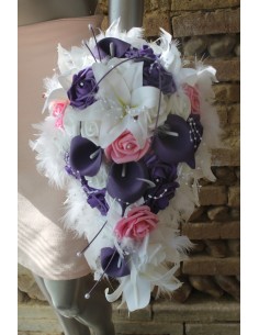 BOUQUET MARIÉE TOMBANT ARUMS ROSES ET LYS VIOLET ET ROSE
