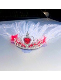 Composition florale voiture de mariage thème blanc, vert et rouge 2