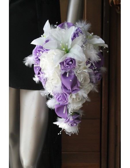 Compositions florales pour mariage ivoire et parme