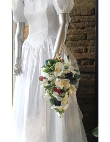 Bouquet de mariée et composition florale voiture bleu marine bordeaux