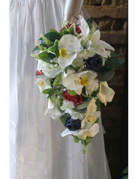 Bouquet de mariée et composition florale voiture bleu marine bordeaux