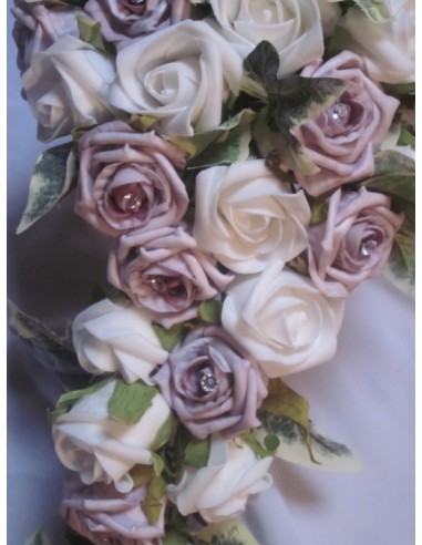 Bouquet de Mariage "Chloe" fait avec des roses, feuilles et diamants