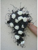 Beau Bouquet Mariage black and white avec Roses et Orchidées