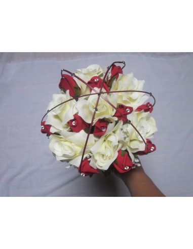 Bouquet de mariée "tiges longues" avec des roses, strass et tiges