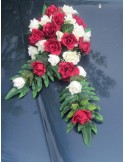 Décoration de voiture pour mariage thème rouge et bordeaux