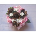Bouquet Mariée Rond fait avec des roses chocolat, des perles et du tulle