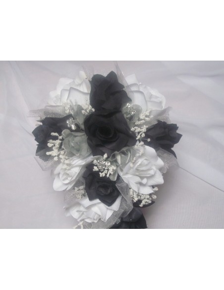 Bouquet de Mariage Cascade couleurs: noir argent, roses, strass Bouquet de Mariage Cascade couleurs: noir argent, roses, strass