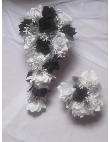 Bouquet de Mariage Cascade couleurs: noir argent, roses, strass