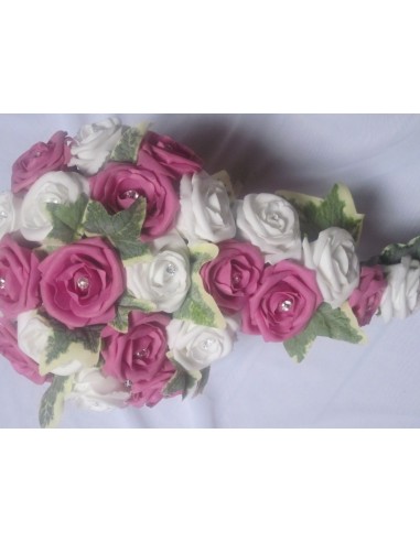 Bouquet de Mariage Cascade Fuchsia ou Rose avec roses & diamants