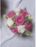 Bouquet demoiselle d\'honneur fuchsia avec des roses diamentées