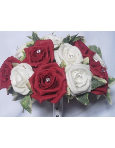 Bouquet de Mariée Rond fait avec de roses et diamants fantaisie