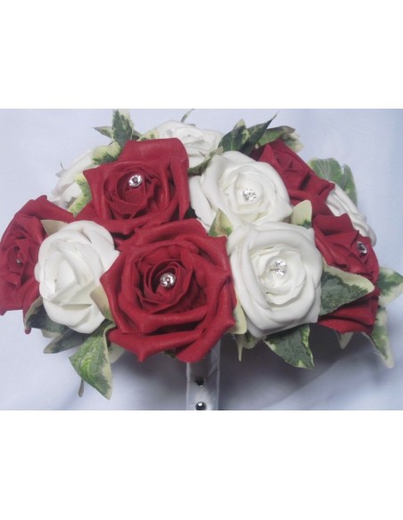 Bouquet de Mariée Rond fait avec de roses et diamants fantaisie