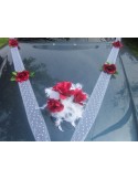 Décoration de voiture pour mariage thème roses bordeaux ou rouge