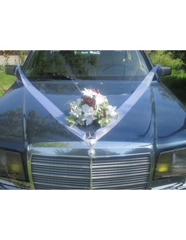 Décoration de la voiture de mariée avec des roses,choix des couleurs!
