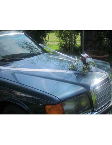 Décoration de la voiture de mariée avec des roses,choix des couleurs!