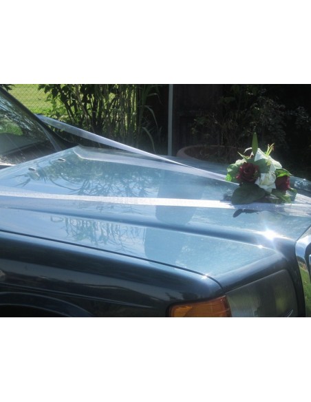 Decoration de voiture pour mariage thème bordeaux, ivoire
