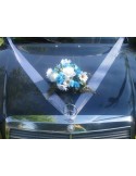 Décoration de voiture de mariée thème roses, marguerites turquoise