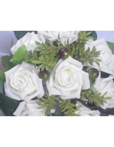 Bouquet de Mariée Rond thème ivoire vert avec des roses et feuilles