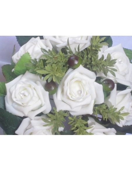 Bouquet de Mariée Rond thème ivoire vert avec des roses et feuilles