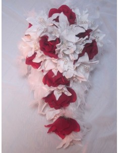Bouquet de fleurs de Mariée Cascade thème Roses Passion  2