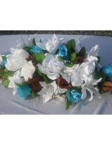 Décoration de mariage pour tables avec de belles roses et lys