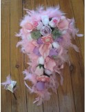 Bouquet de fleurs de la Mariee forme Cascade thème Parme et Rose