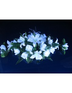 Decoration mariage pour table avec des fleurs blanches