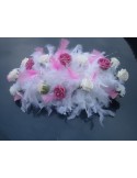 Décoration mariage pour tables avec diamants et plumes fuchsia