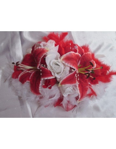 Bracelet de fleurs pour la mariée avec lys et roses rouge ou fushia 
