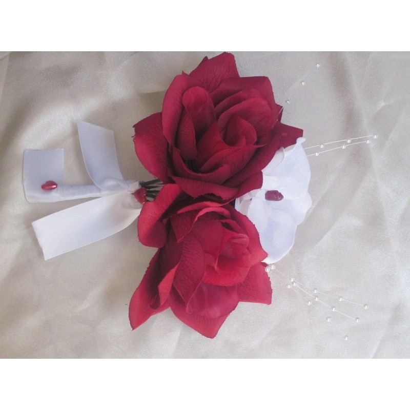 Bouquet mariage bordeaux ou rouge avec orchidée et roses