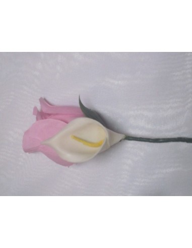 Bouquet de mariage avec des Arums roses et des Roses blanches