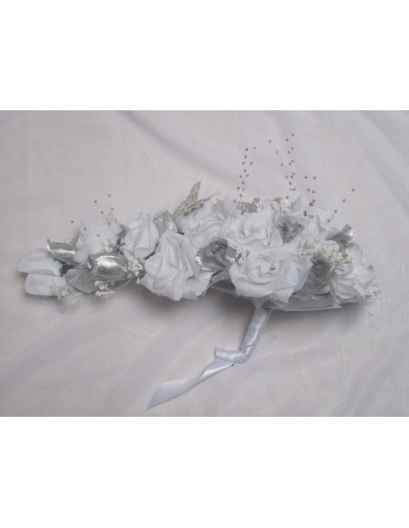 Bouquet de Mariée Cascade Blanc Argent avec roses et papillon Bouquet de Mariée Cascade Blanc Argent avec roses et papillon