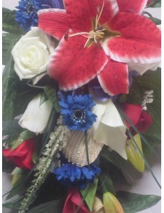Bouquet de mariage Cascade unique avec des roses et 1 grand lys 2