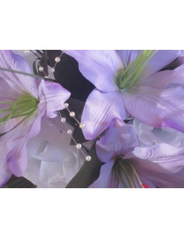 Bouquet mariage cascade "fleurit" avec Lys Parme et roses blanches